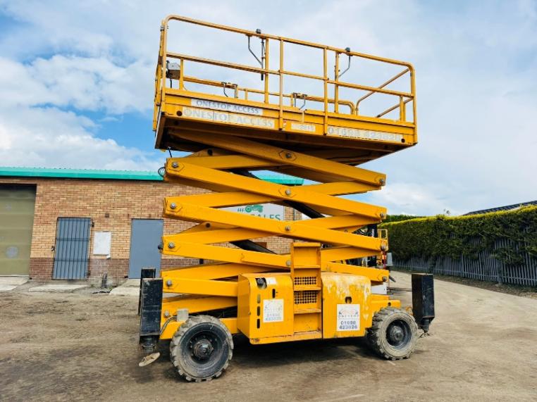 HAULOTTE H18SX 4WD SCISSOR LIFT*2546 HOURS*YEAR 2016*VIDEO*