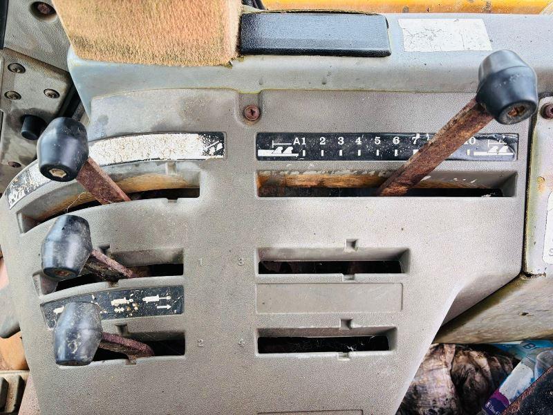 RENAULT 4WD TRACTOR C/W PICK UP HITCH *VIDEO*