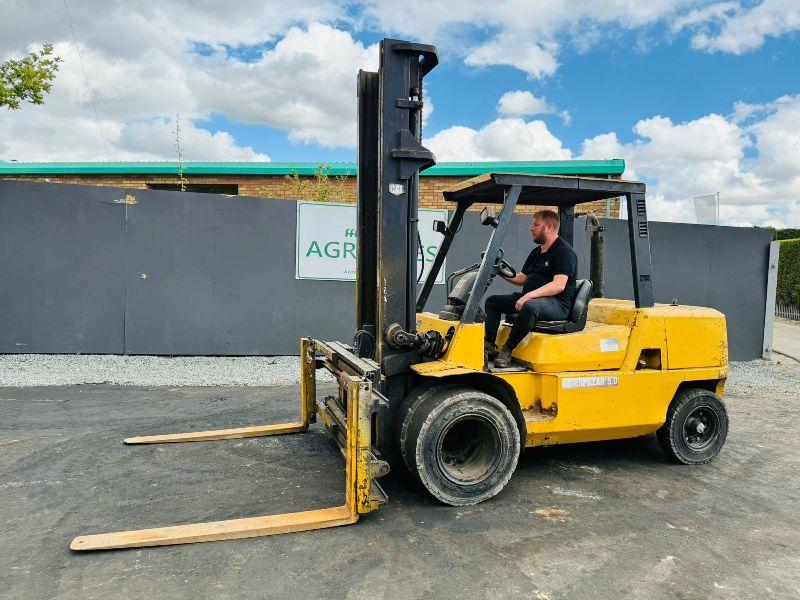 CAT DPK50-2 5 TONNE FORKLIFT*C/W FORK POSITIONER*VIDEO*