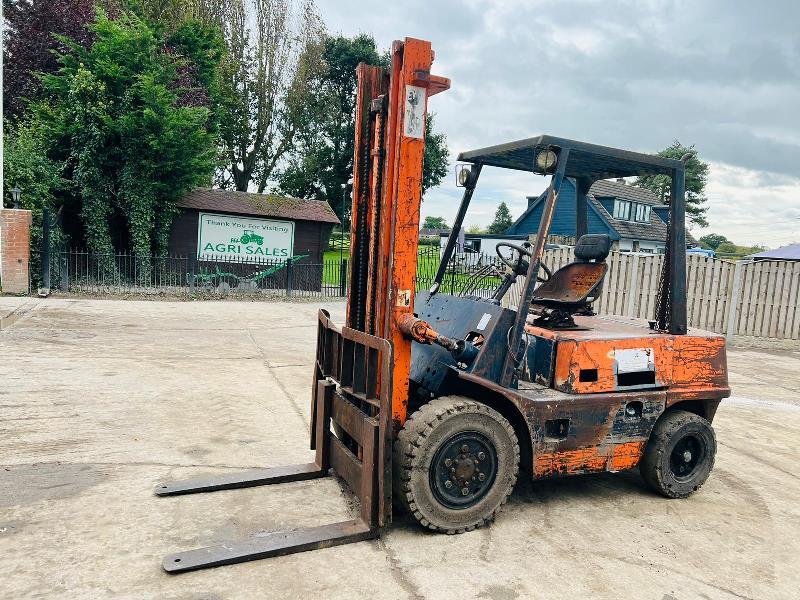 TOYOTA 02-2FD35 DIESEL FORK LIFT C/W 3 STAGE MAST *VIDEO*