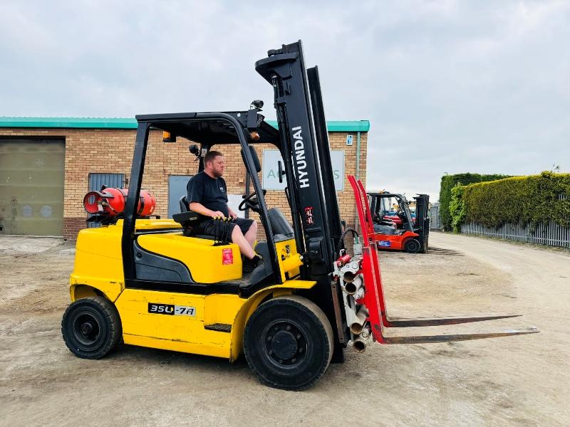 HYUNDAI 35L-7A FORKLIFT*C/W FORK POSITIONER*YEAR 2016*VIDEO*