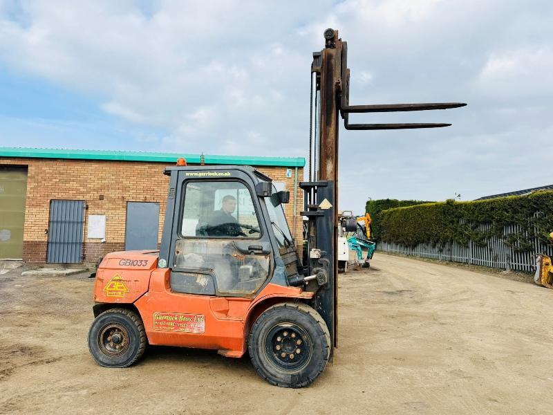 TOYOTA 02-7F040 FORKLIFT*C/W PALLET TINES*VIDEO*
