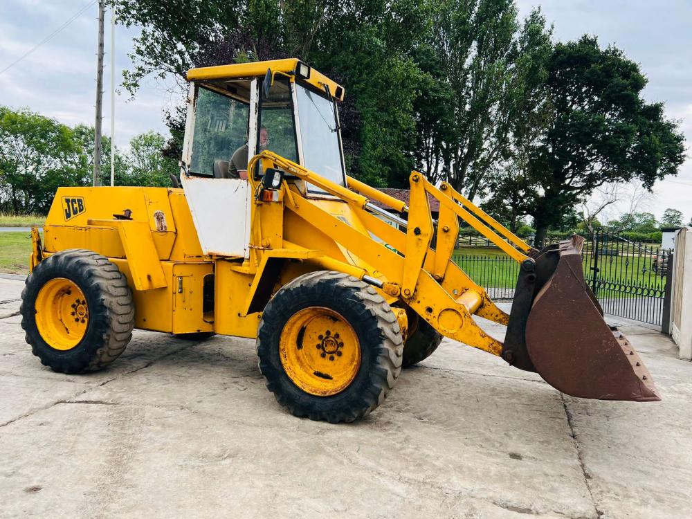 JCB 410 4WD LOADING SHOVEL C/W BUCKET 