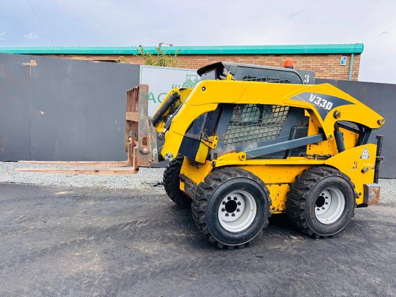 GHEL V330 HI LIFT SKIDSTEER*YEAR 2012*C/W NEW WHEELS AND TYRES & PALLET TINES*VIDEO*