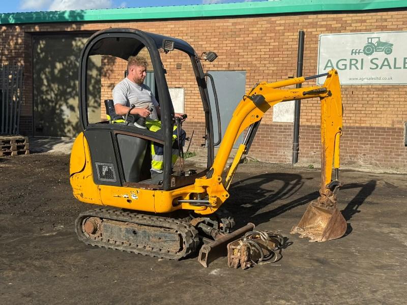 JCB 8018 MINI EXCAVATOR*EXPANDING TRACKS*C/W PECKER*VIDEO*