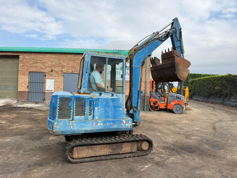 BOBCAT 231 EXCAVATOR*C/W SELECTION OF BUCKETS*VIDEO*