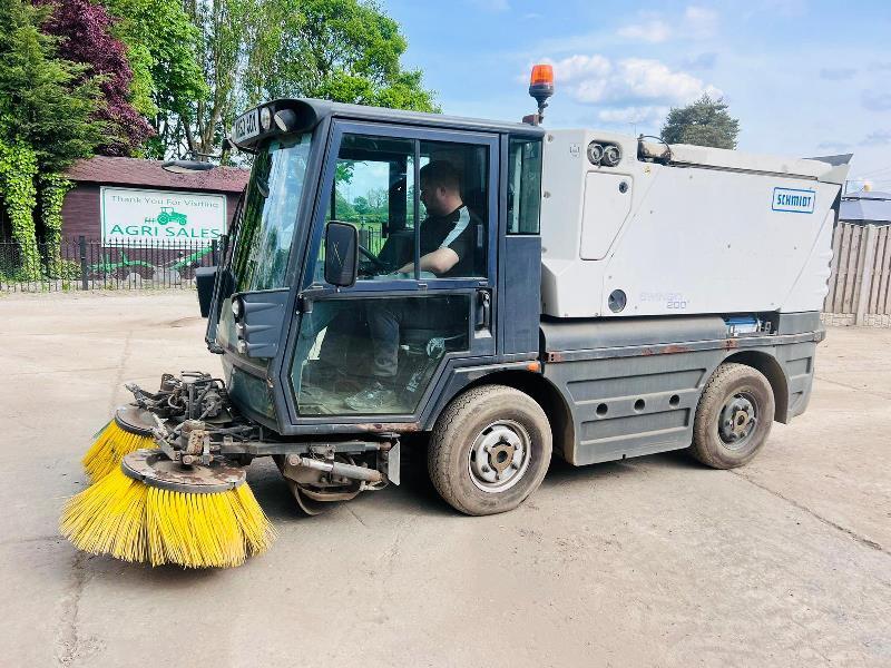 SCHMIDT SWINGO 200 4X2 ROAD SWEEPER *YEAR 2013* C/W AC CABIN *VIDEO*