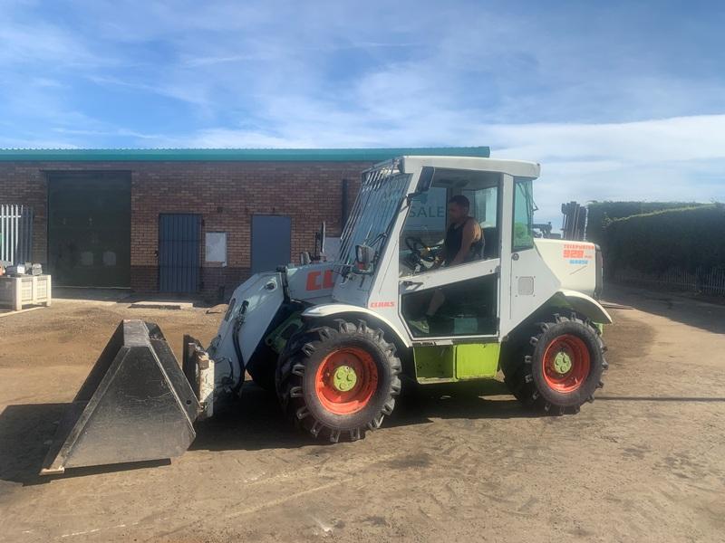 CLAAS 928PLUS 4WD TELEHANDLER*AG SPEC*C/W BUCKET & TINES*VIDEO*