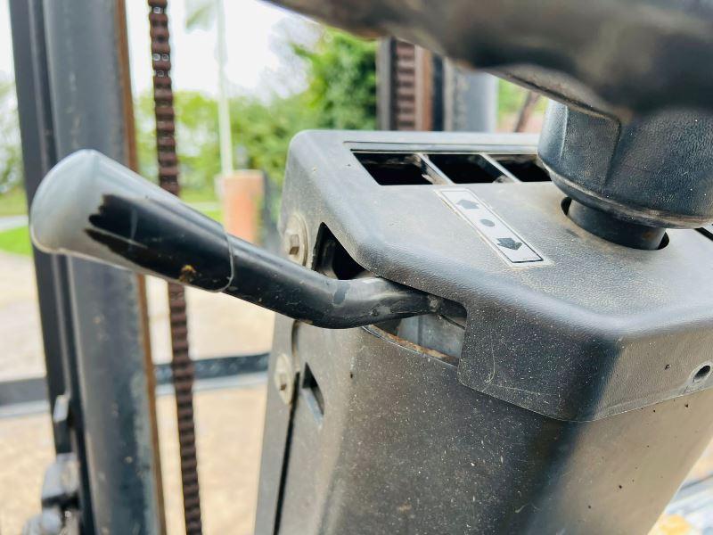 DAEWOO D25S-3 DIESEL FORK LIFT C/W SIDE SHIFT *VIDEO*