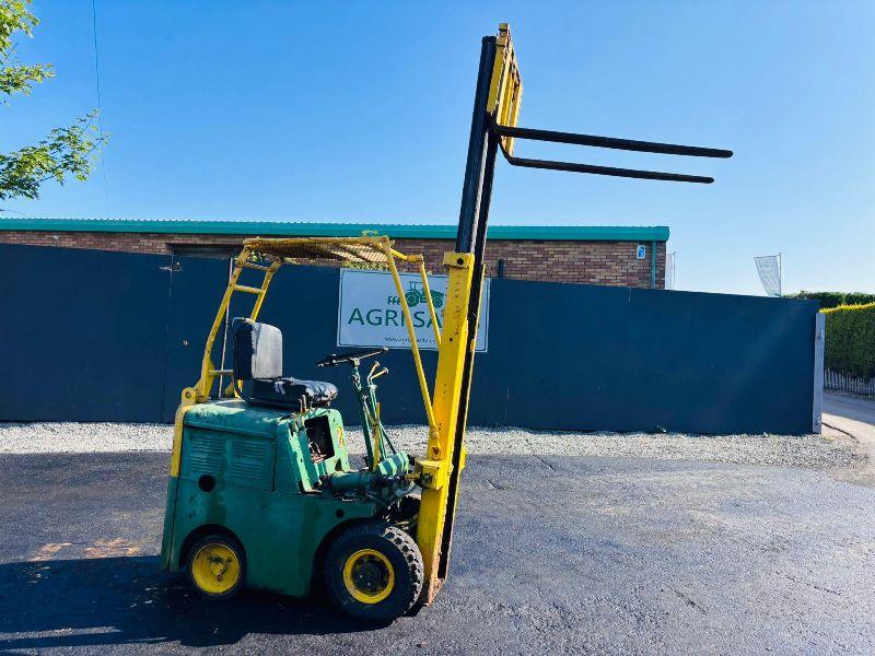DIESEL FORKLIFT*C/W PALLET TINES* 2 STAGE MAST*VIDEO*