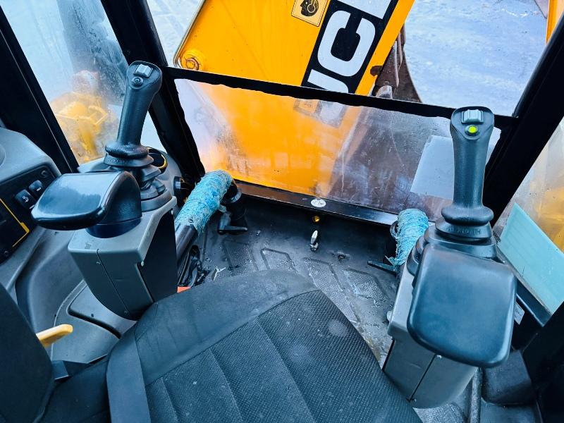 JCB 3CX COMPACT*C/W BUCKET*EXTENDED DIG*YEAR 2017*VIDEO*