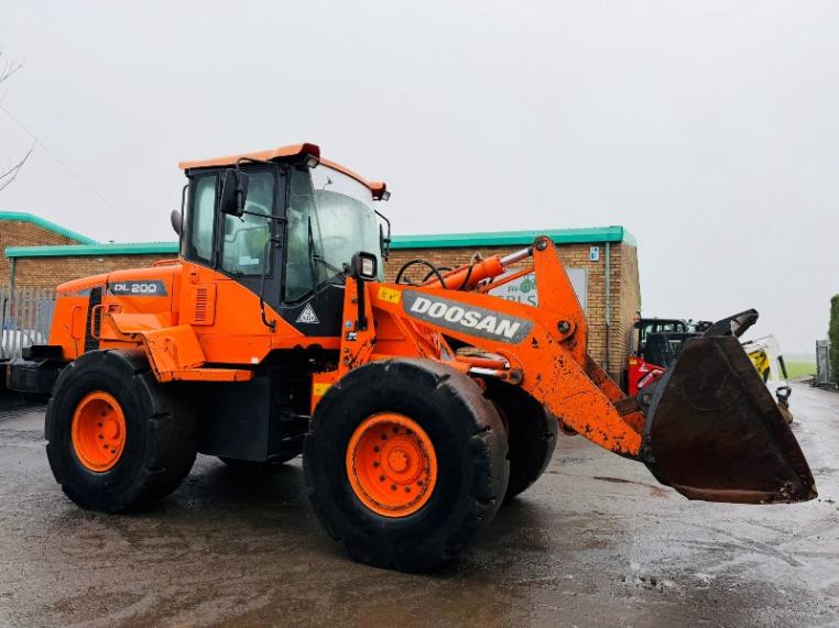 DOOSAN DL200-3 LOADING SHOVEL*C/W BUCKET*YEAR 2015*VIDEO*