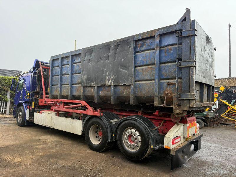 VOLVO FE320 HOOK LOADER LORRY*C/W PALFINGER CRANE*VIDEO*