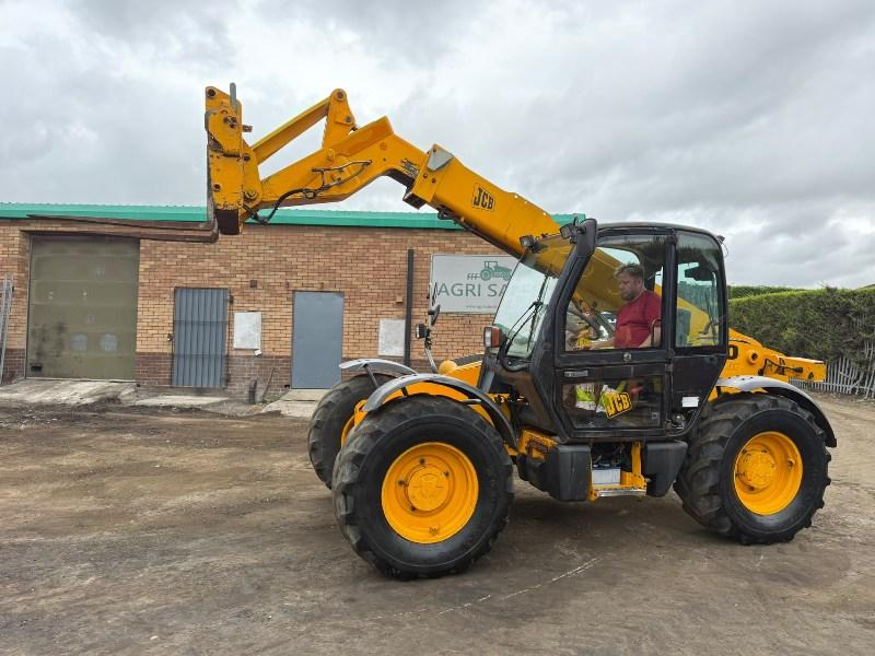 JCB 530-70 FARM SPECIAL TURBO*C/W PALLET TINES*VIDEO*