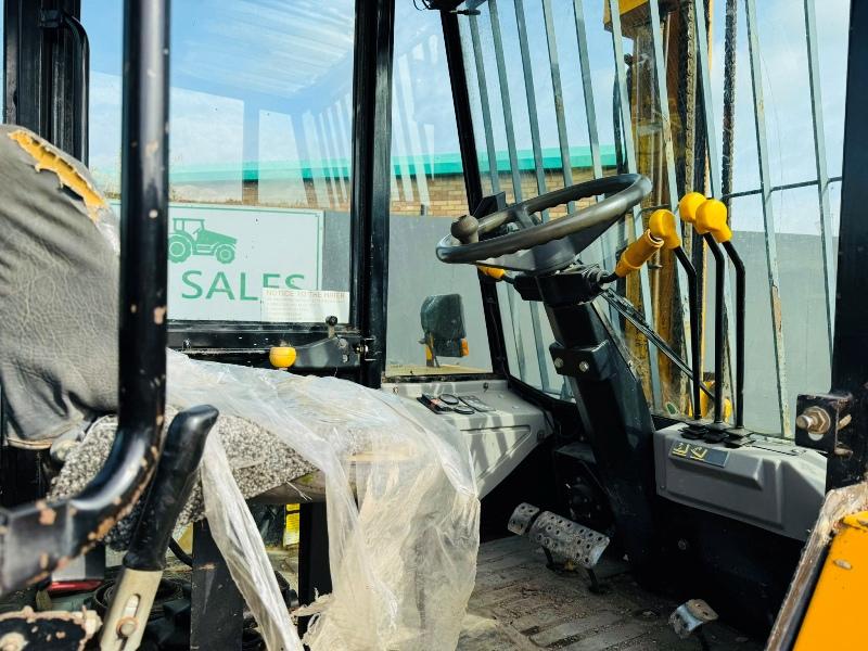 JCB 926 4WD ROUGH TERRAIN FORKLIFT*C/W PALLET TINES*VIDEO*