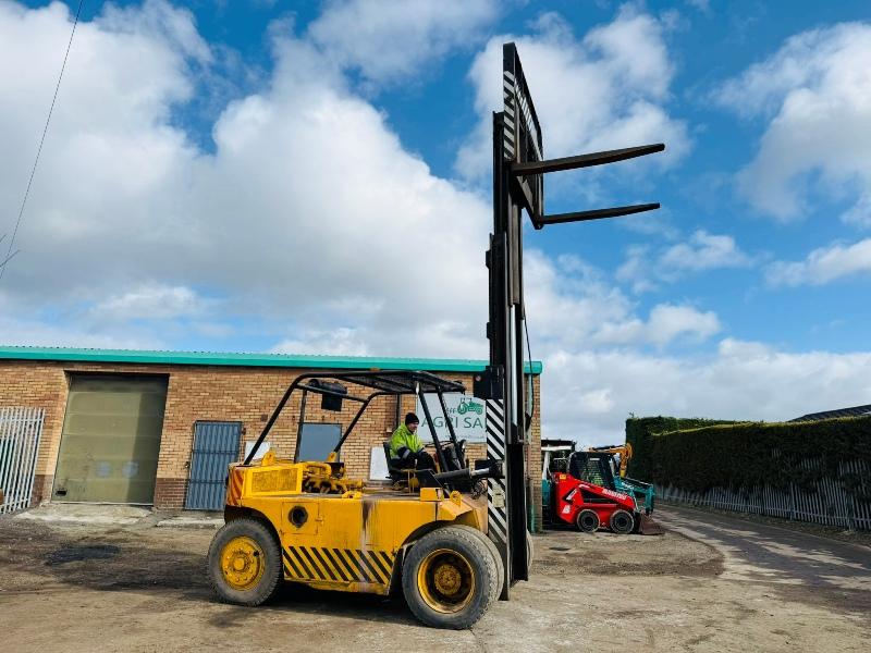 HENLEY HERCULES 2 STAGE MAST DIESEL FORKLIFT* C/W PALLET TINES*VIDEO*