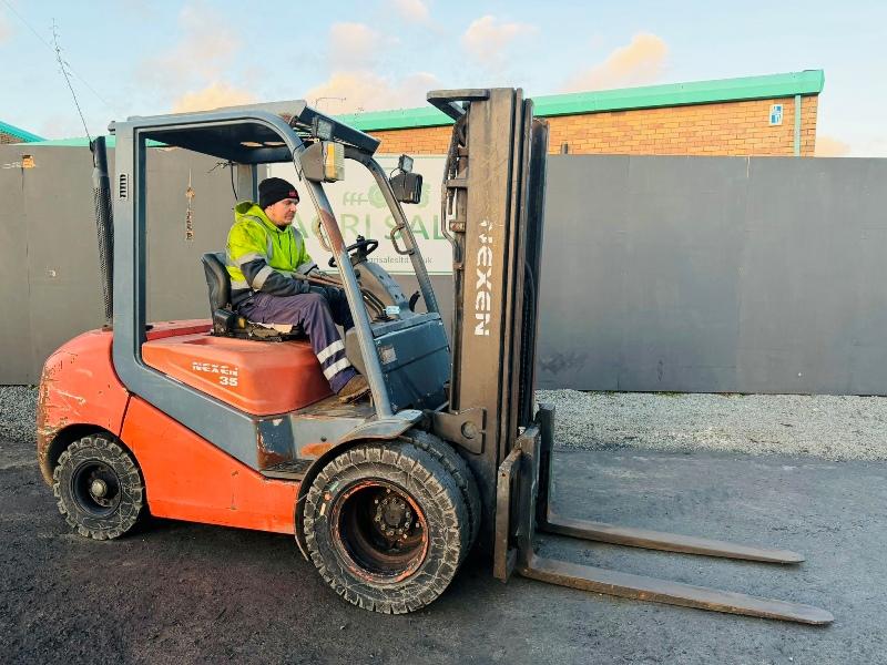 NEXEN FA35 CONTAINER SPEC FORKLIFT*C/W PALLET TINES*YEAR 2015*VIDEO*