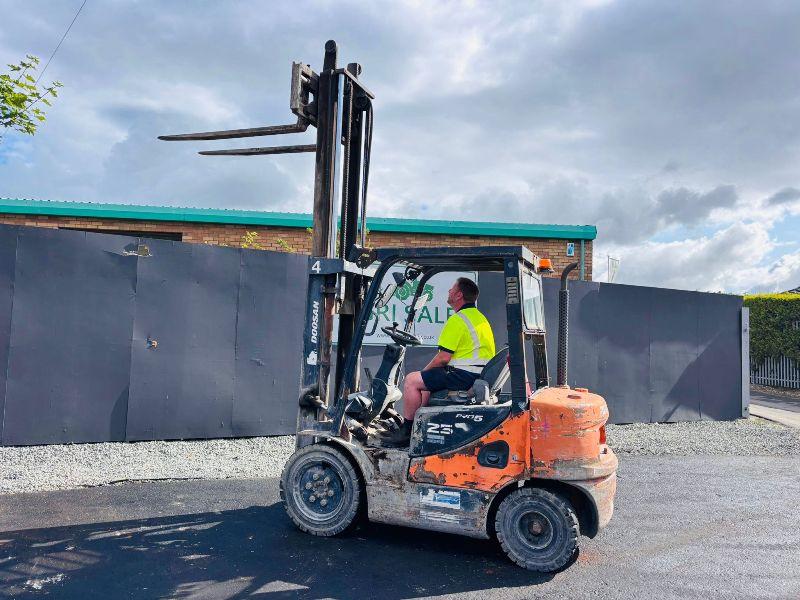 DOOSAN D25S-5 2 STAGE MAST FORKLIFT*YEAR 2012*VIDEO*