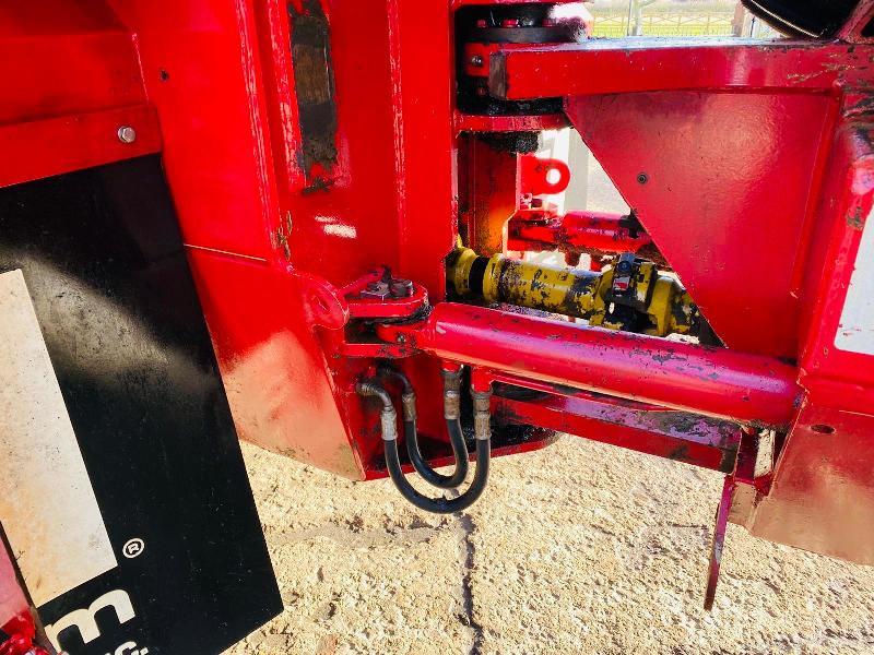 TERRAGATOR 2104 FACTORY FITTED MUCK SPREADER