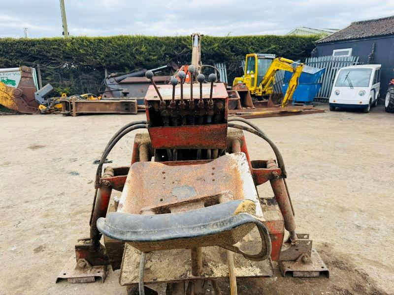 DAVID BROWN MOUNTABLE BACK ACTOR*C/W 2 BUCKETS*VIDEO*