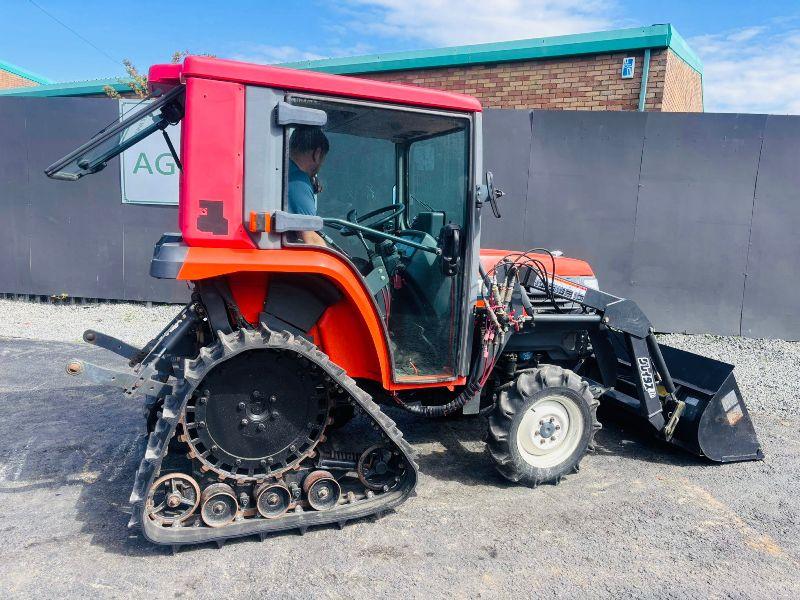 KUBOTA GT21 HALF TRACK TRACTOR*C/W FRONT LOADER AND BUCKET*VIDEO*