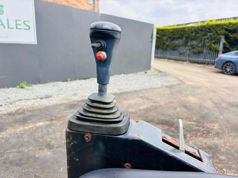 AMMANN AV12-2 VIBRATING DOUBLE DRUM ROLLER*C/W ROLL BAR*VIDEO*