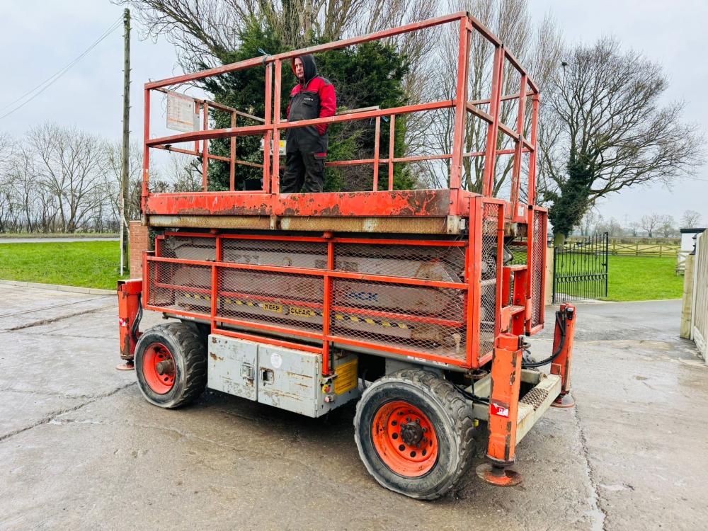 SKYJACK SJ7135 SCISSOR LIFT *12V*10.7M DRIVE REACH*VIDEO*