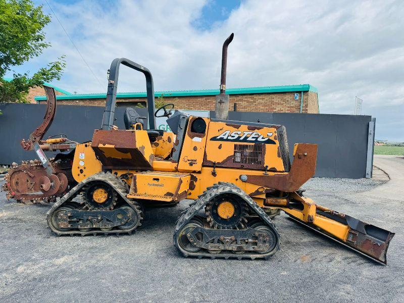 CASE ASTEC 960 QUAD TRACK TRENCHER* READING 1786 HOURS*C/W BLADE*VIDEO*