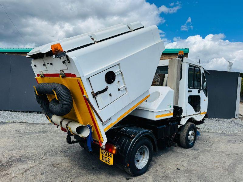 SCARAB ROAD SWEEPER *C/W BRUSHES AND JETWASH* VIDEO*
