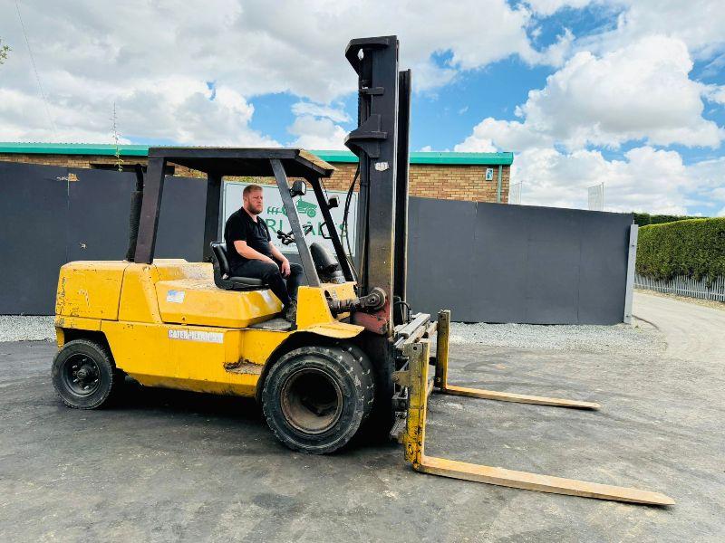 CAT DPK50-2 5 TONNE FORKLIFT*C/W FORK POSITIONER*VIDEO*