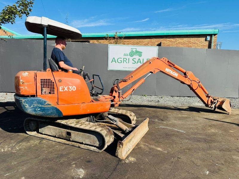 HITACHI EX30 EXCAVATOR*RUBBER TRACKS*C/W BUCKET*VIDEO*