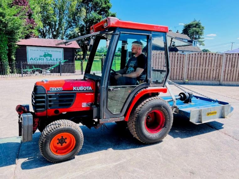 KUBOTA B2410 4WD COMPACT TRACTOR C/W FLEMMING TOPPER & FRONT WEIGHTS *VIDEO*