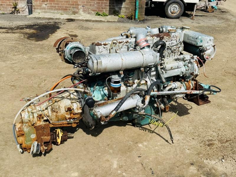 6 CYLINDER FORD MARINE ENGINE*VIDEO*