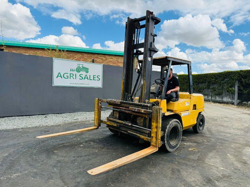 CAT DPK50-2 5 TONNE FORKLIFT*C/W FORK POSITIONER*VIDEO*