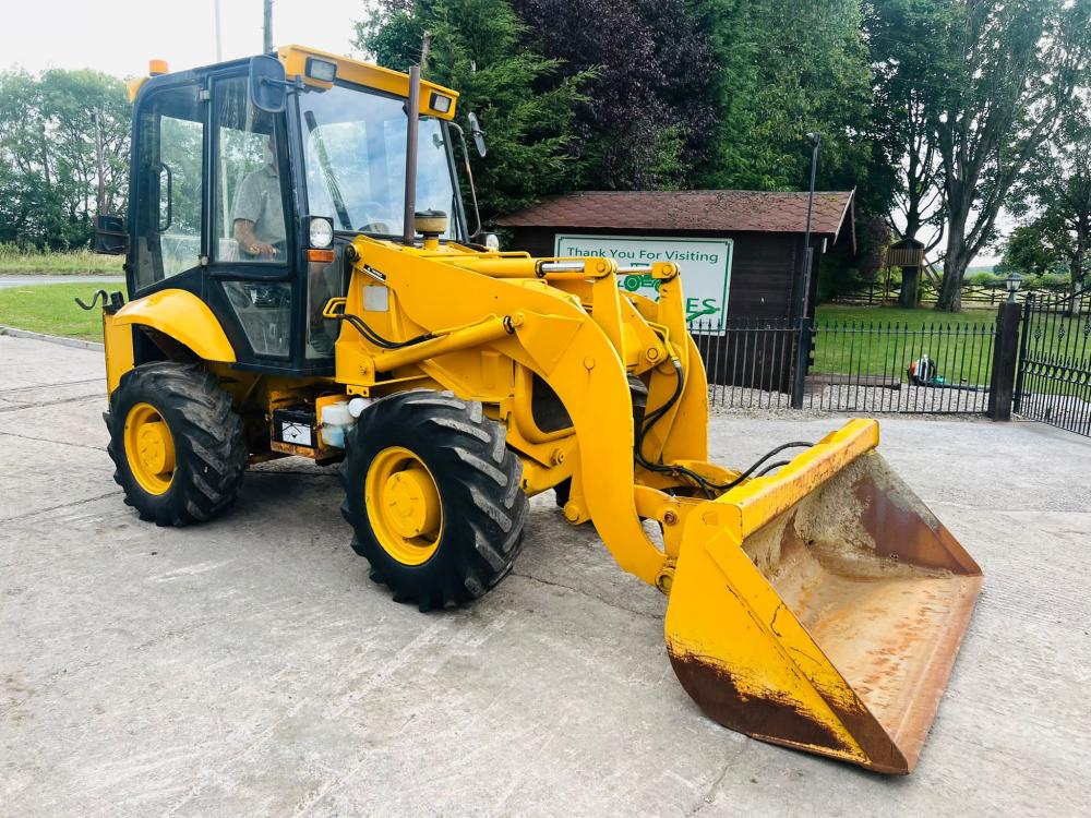 JCB 2CX 4WD AIRMASTER LOADING SHOVEL C/W SIDE TIP BUCKET