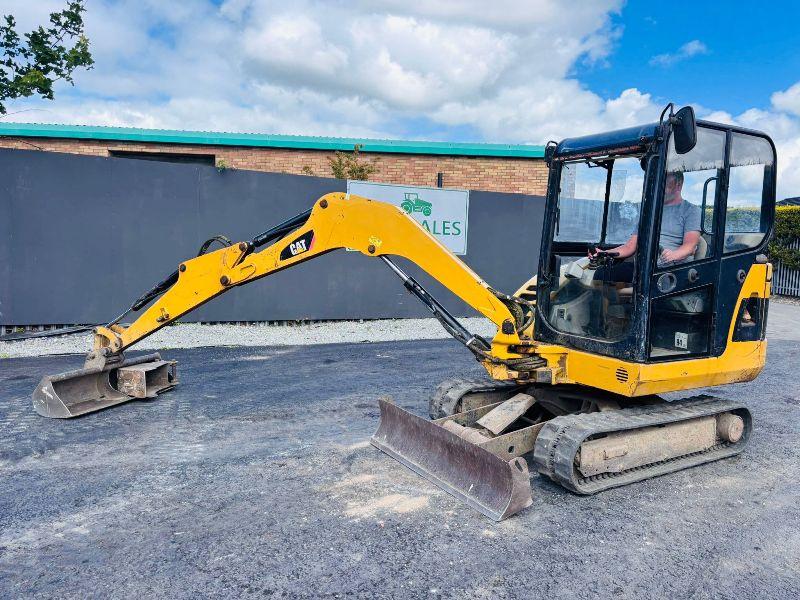 CATERPILLAR 302.5C EXCAVATOR *C/W 2 BUCKETS* READING 3620 HOURS*VIDEO*