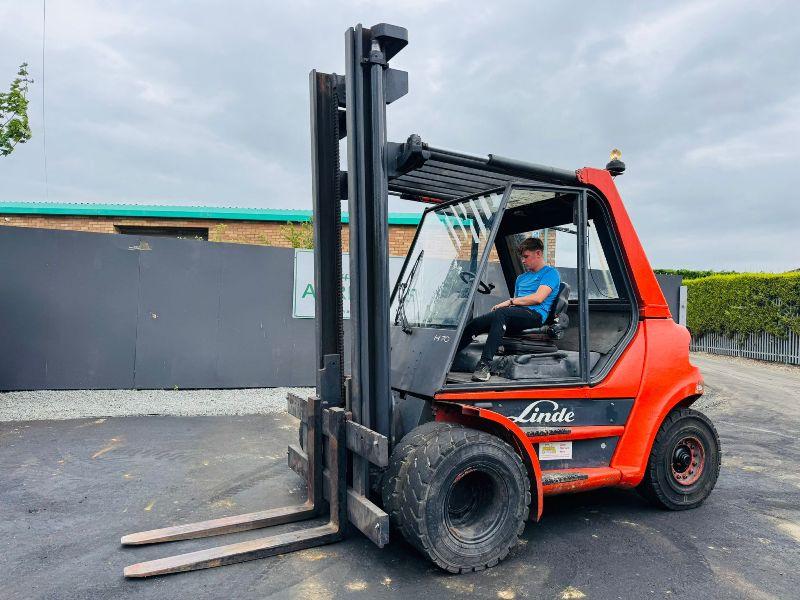 LINDE H70D 2 STAGE MASTED FORKLIFT*C/W PALLET TINES*VIDEO*