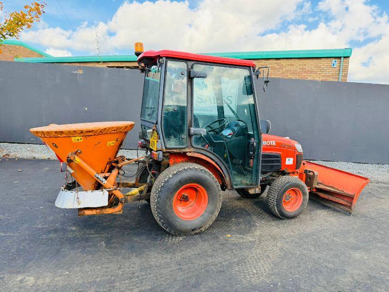 KUBOTA B2530 TRACTOR*C/W SNOW PLOW AND SALT SPREADER*VIDEO*