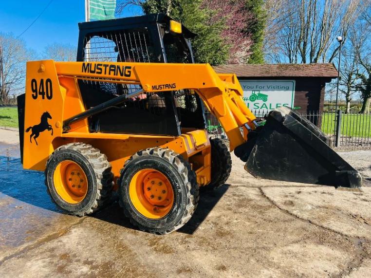 MUSTANG 940 4WD SKIDSTEER C/W BUCKET *VIDEO*