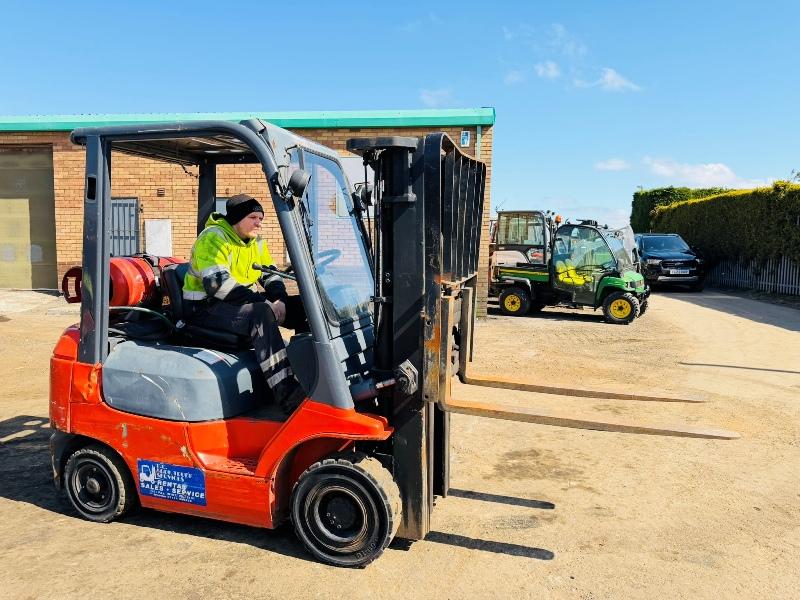 BT GT18 GAS CONTAINER SPEC FORKLIFT*C/W PALLET TINES*VIDEO*