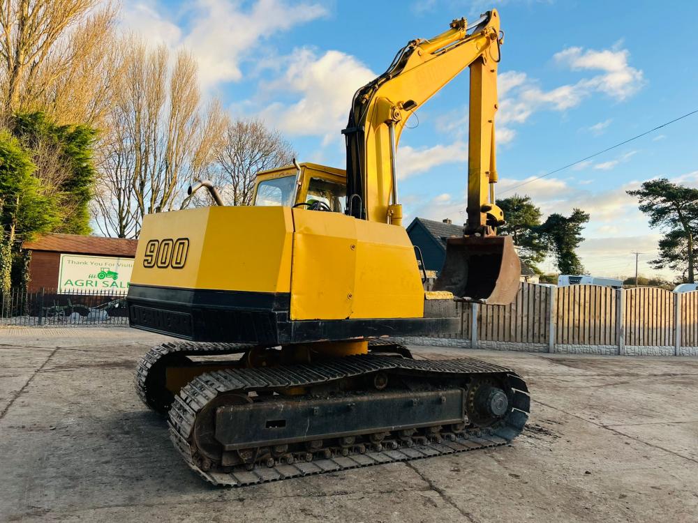 LIEBHERR 900 TRACKED EXCAVATOR C/W BUCKET 