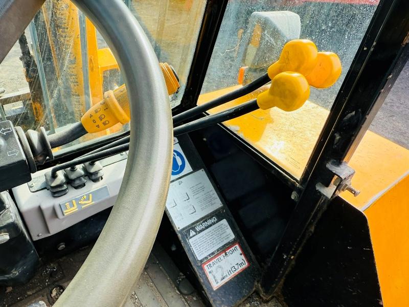 JCB 926 4WD ROUGH TERRAIN FORKLIFT*C/W PALLET TINES*VIDEO*