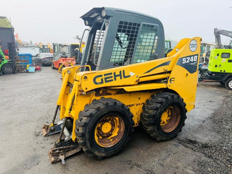 GHEL 5240 TURBO SKIDSTEER*SPARES AND REPAIRS*ENGINE IN BITS*VIDEO*