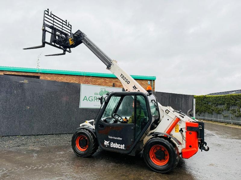 BOBCAT T2250 TELEHANDLER*YEAR 2014*3686 HOURS*AG SPEC*VIDEO*