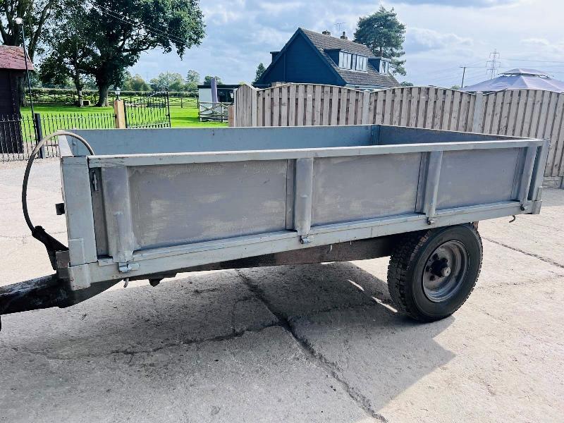 GREY FERGUSON DIESEL 2WD TRACTOR C/W LOADER, BUCKET, FOLKS & TRAILER *VIDEO*
