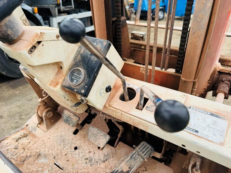 NISSAN 833 GAS FORKLIFT*C/W SIDESHIFT*VIDEO*