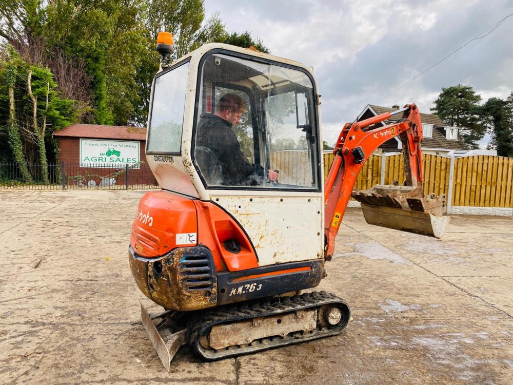 KUBOTA KX363 MINI EXCAVATOR * YEAR 2006 * C/W KUBOTA ENGINE & 3 X BUCKETS