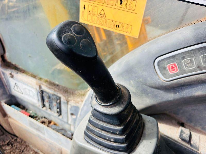 JCB JS220 TRACKED EXCAVATOR*C/W BUCKET*VIDEO*