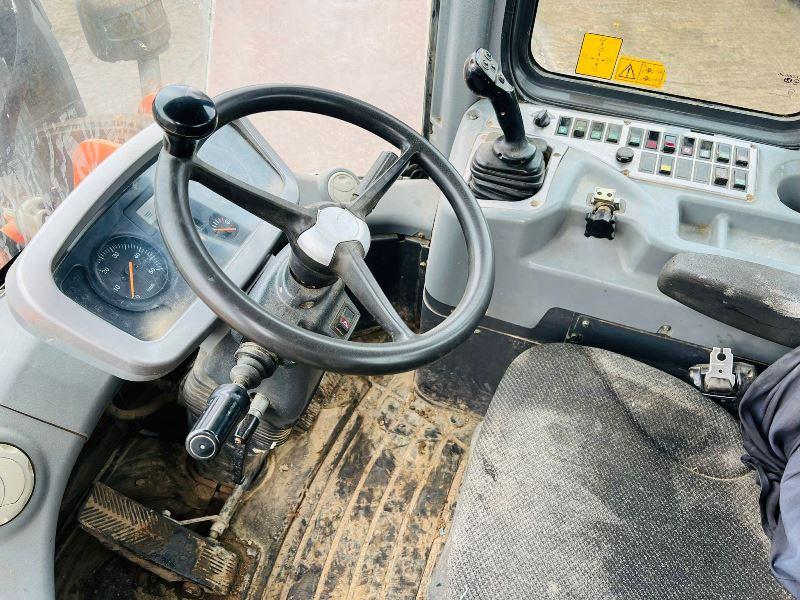 DOOSAN DL 250 4WD LOADING SHOVEL *YEAR 2012* C/W THREE IN ONE BUCKET *VIDEO*
