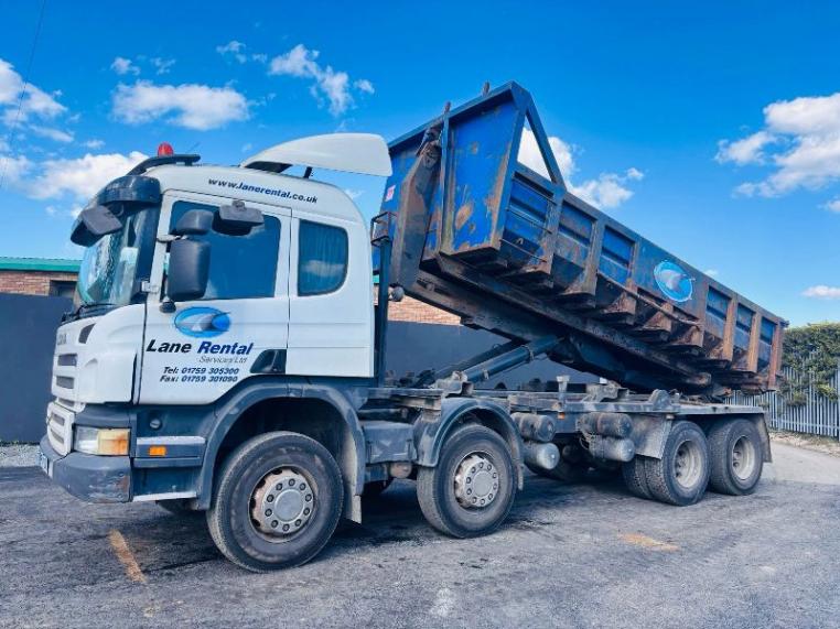 SCANIA P380 8X4 HOOKLOADER *C/W BIN*VIDEO*